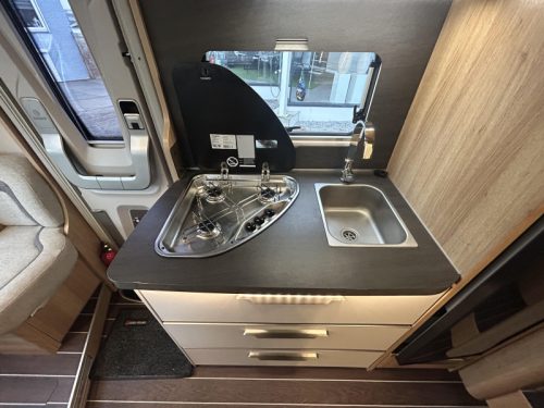 Knaus Sky Wave Aire acondicionado 230V, panel solar foto: 14