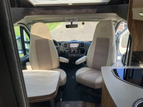 Knaus Van Ti 600 2.3 130 HP Semi-integrated, Transverse bed, Half-dinette, Swivel seats, etc. Year of manufacture 2013 Motorhome centre on the road Marum photo: 7