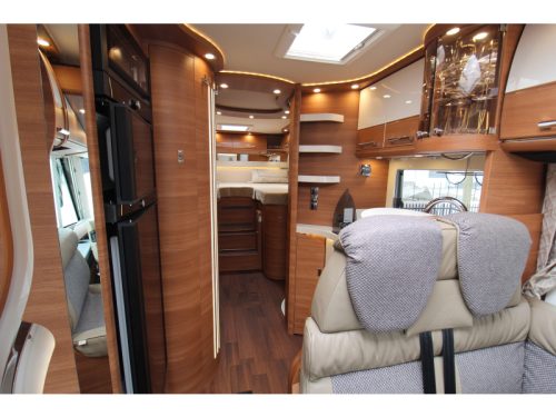 Carthago Chic C-Line I 4.9 LE-L Single beds + Pop-top roof  photo: 38