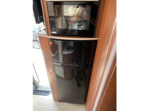 Mobilvetta KEA P65 premium class camper length and drop-down bed photo: 10