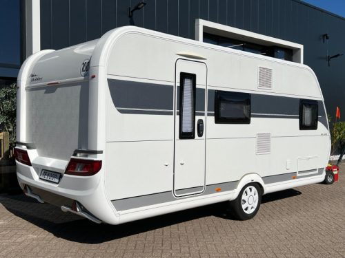 Hobby De Luxe 490 KMF awning bunk bed bicycle photo: 4