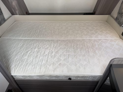 Hobby On Tour 390 SF Fixed bed MOVER Awning TOP photo: 4