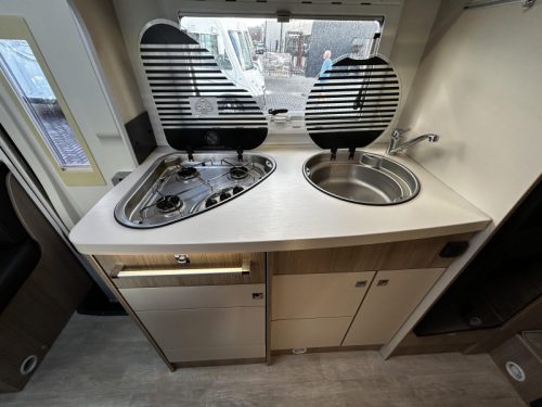 Chausson Flash 714 GA Festbett/Alkoven/Euro6/2017 Foto: 16