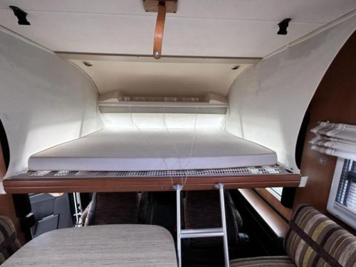 Pilote Explorateur G 741 Transverse bed/Pull-down bed/Alde/2012 photo: 11