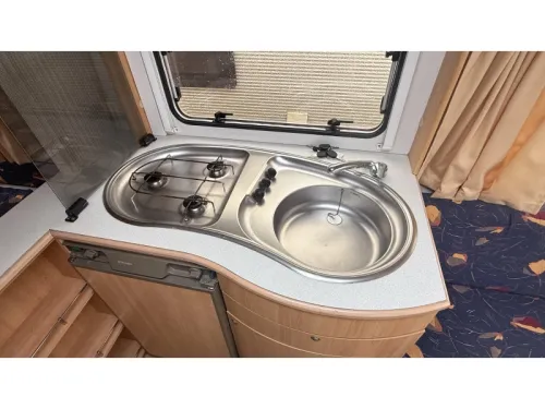 Home-Car Racer Spirit 45 FHU French bed dinette toilet photo: 6