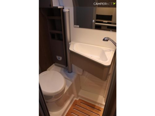 Carado CV 640 140cv Autom&aacute;tico | Paquete Pro + | Toldo | Camas individuales | Nuevo disponible en stock | Control de crucero adaptativo | foto: 17