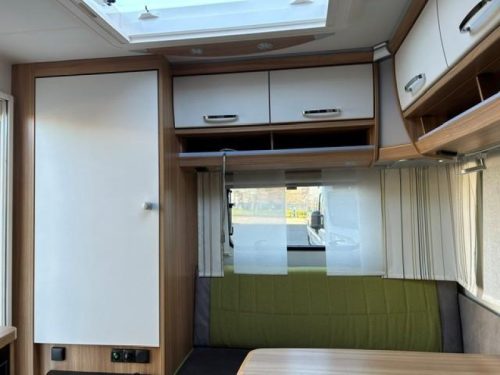 Dethleffs Camper 390 FS Mover & Markise Foto: 5