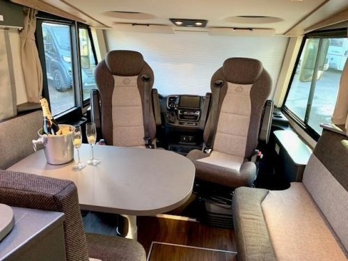 Knaus 2027 LIVE i700 MEG New &amp; all EXTRAS! photo: 4