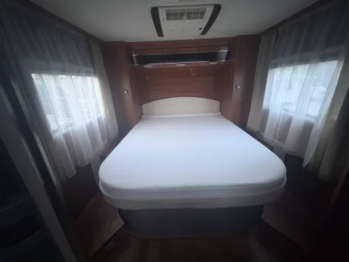 Dethleffs Magic Edition 7151 T Queensbett/Hubdach Foto: 8