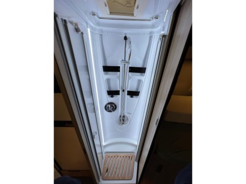 Laika Ecovip H 4109 DS Face 2 Face, Drop-down bed photo: 16