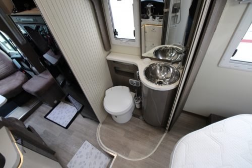 Mobilvetta K silver 54*Queensbed+hefbed* photo: 9