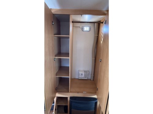 Hobby Excellent 495 UFE franz&ouml;sisches Bett Rundsitzgruppe Toilette Foto: 11