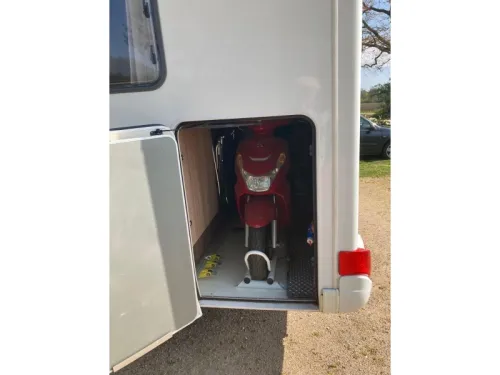 Hymer Tramp CL 698 T Queensbed - Automatic photo: 5