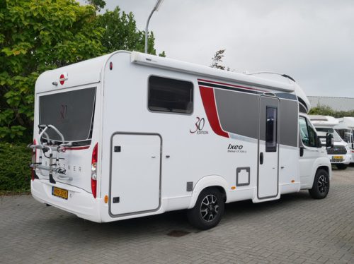 B&uuml;rstner Ixeo IT 726 G, Automatic, Single beds, Pop-top roof, XXL Garage photo: 23