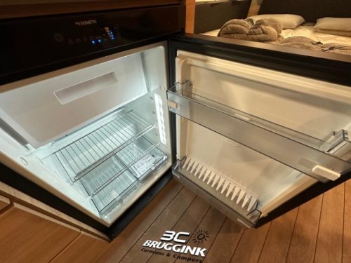 Knaus Sudwind 60 Years 450 FU French bed Underfloor heating  photo: 8