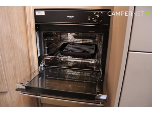 Carado T338 165PS Automatik | BR System | LPG Anlage | L&auml;ngsbetten | Wechselrichter | Lithium | Backofen | Solarpaneele | Bearlock | Editio Foto: 14