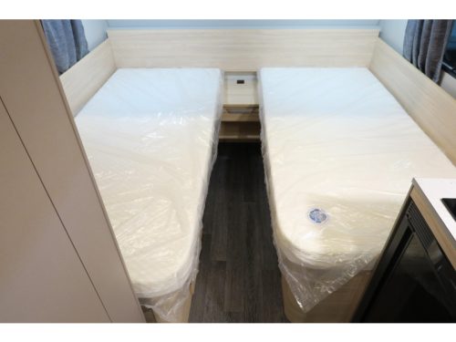 Weinsberg CaraLife 470 EU AIRCO+RANGIERHILFE+KASSETTENMARKISE Foto: 5