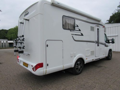 Hymer T598 Semi-integrated French bed Pop-top roof year of manufacture 2018 photo: 2