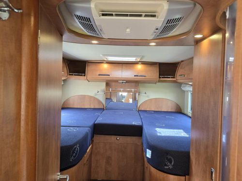 Carthago CHIC C-LINE I XL 5.5 LE 3.0 177 HP FULL OPTIONS !! LONG BEDS PULL-DOWN BED LEVEL SYSTEM 4 SOLAR PANELS 2x 200AH LITHIUM BATTERIES TV photo: 11