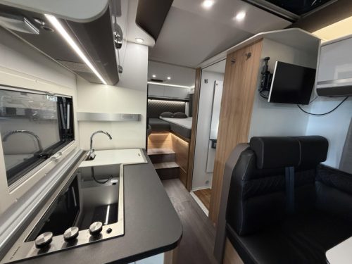 Adria Coral 600 SL Nivelliersystem / Maxxfan Foto: 14