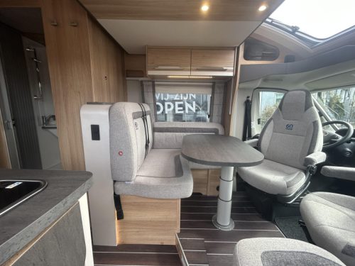 Knaus Sky Wave 650 MEG Einzelbetten + Hubbett Foto: 10