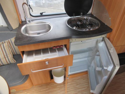 Eriba Nova 530 GL Markise, Rangierhilfe, Klimaanlage Foto: 12