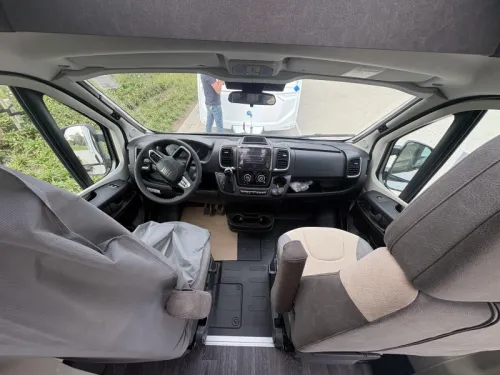 Weinsberg CaraCompact Pepper 600 MF Automatik / Combi E Foto: 4