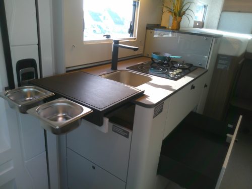 LMC Cruiser 740 EL single beds, Automatic  photo: 15