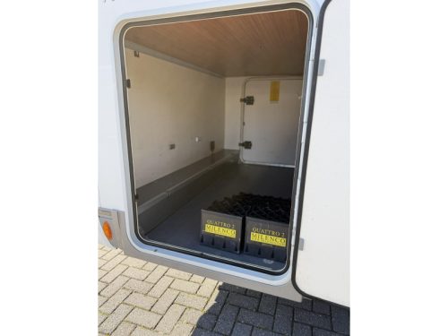 Adria Matrix 680 SP Spacious seating! photo: 8