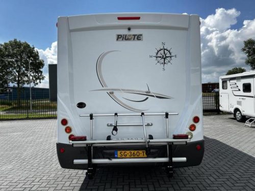 Pilote Explorateur G 741 Transverse bed/Pull-down bed/Alde/2012 photo: 24