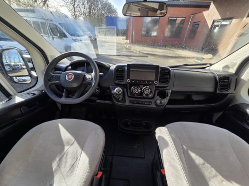 LMC Tourer Lift H 730 G espaciosa con camas individuales foto: 12