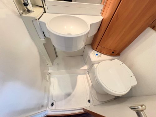 Hymer Exsis 562 Enkele-bedden/INRUILKOOPJ  foto: 13