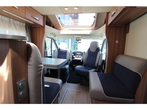 Weinsberg CaraLoft Queen bed + Drop-down bed photo: 15