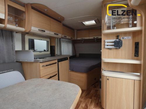 Knaus Sudwind Silver Selection 450 FU Mover, E&P leveling system photo: 7