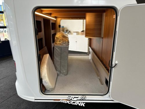 Knaus Sun I 700 LEG EINZELBETTEN mit Hubdach Foto: 2