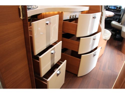 Carthago Chic C-Line I 4.9 LE-L Single beds + Pop-top roof  photo: 55