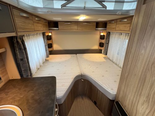 Eriba Feeling 442 mover, awning, single beds photo: 2