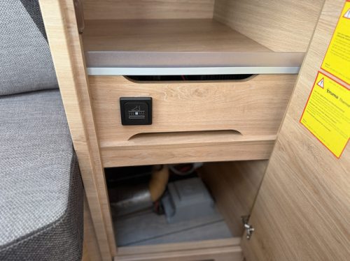 Knaus SUDWIND 460 EU Black Selection / 50% offres photo : 19