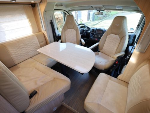 B&uuml;rstner Ixeo IT 710 G transverse bed + pop-top roof photo: 4