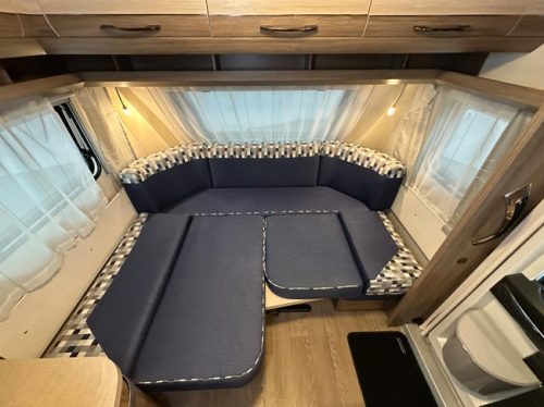 Hobby De Luxe 460 LU photo: 6