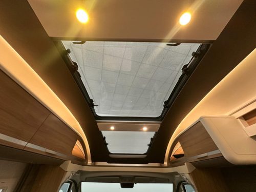 Adria Coral Axess 670 SL photo: 23