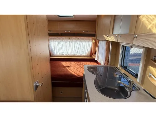 Dethleffs Camper 440 DB Querbett Sitztoilette Foto: 2