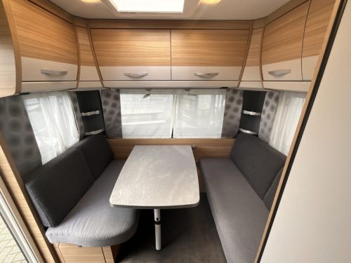 Dethleffs Camper Avantgarde 460 EL CAMA INDIVIDUAL.-MOVER-TOLDO foto: 3