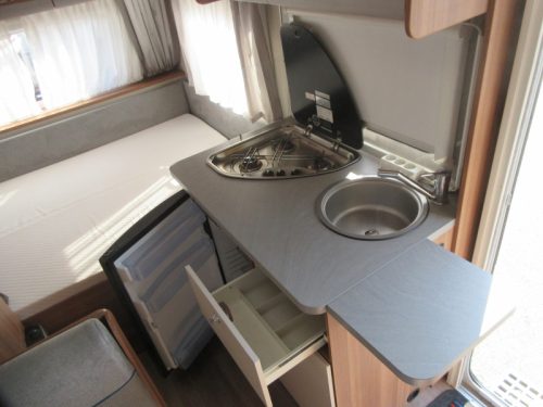 Weinsberg CaraOne Edition HOT 390 MET VOORTENT Foto: 6