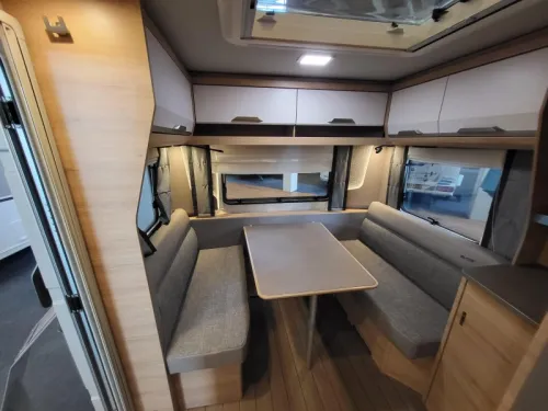 Knaus Sudwind Black Selection 460 EU de f&aacute;brica muy completo foto: 7