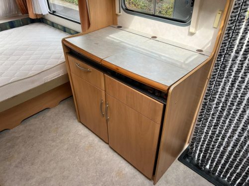 Fendt Saphir 470 | Fahrradtr&auml;ger | Rundsitzgruppe | Festbett | Vorzelt Foto: 9