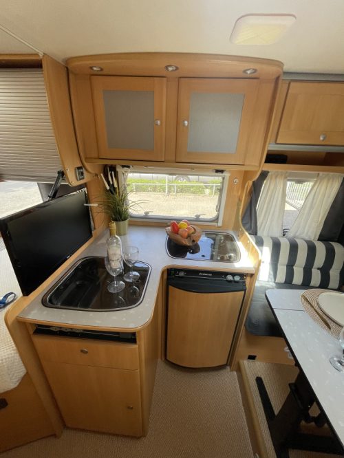 Dethleffs ADVANTAGE T5801 FRENCH BED FACE TO FACE photo: 4