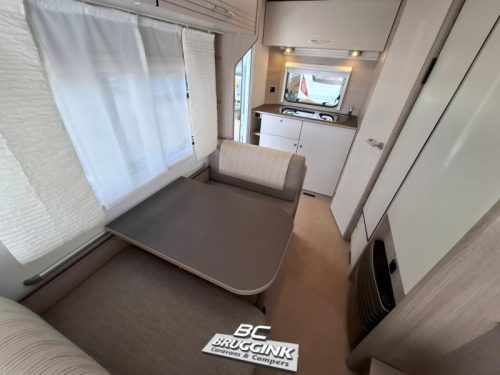 B&uuml;rstner Premio Life 425 TS Transverse bed AWNING MOVER photo: 11