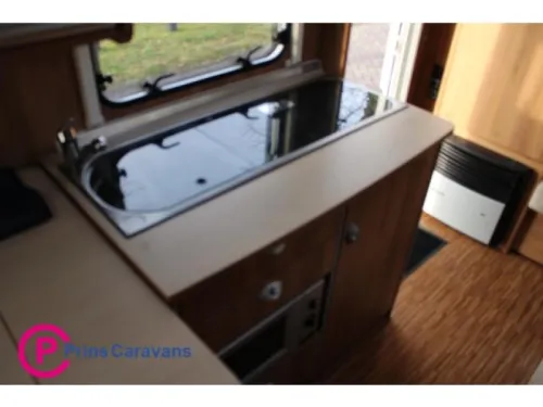 B&uuml;rstner Averso 450 French bed and dinette photo: 12