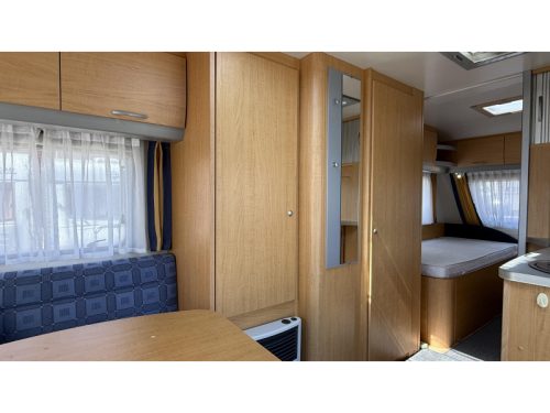 Knaus Sudwind 500 EU Einzelbetten Rundsitzgruppe Foto: 3